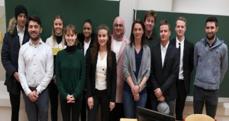 Die MaturantInnen des letzten Halbtags